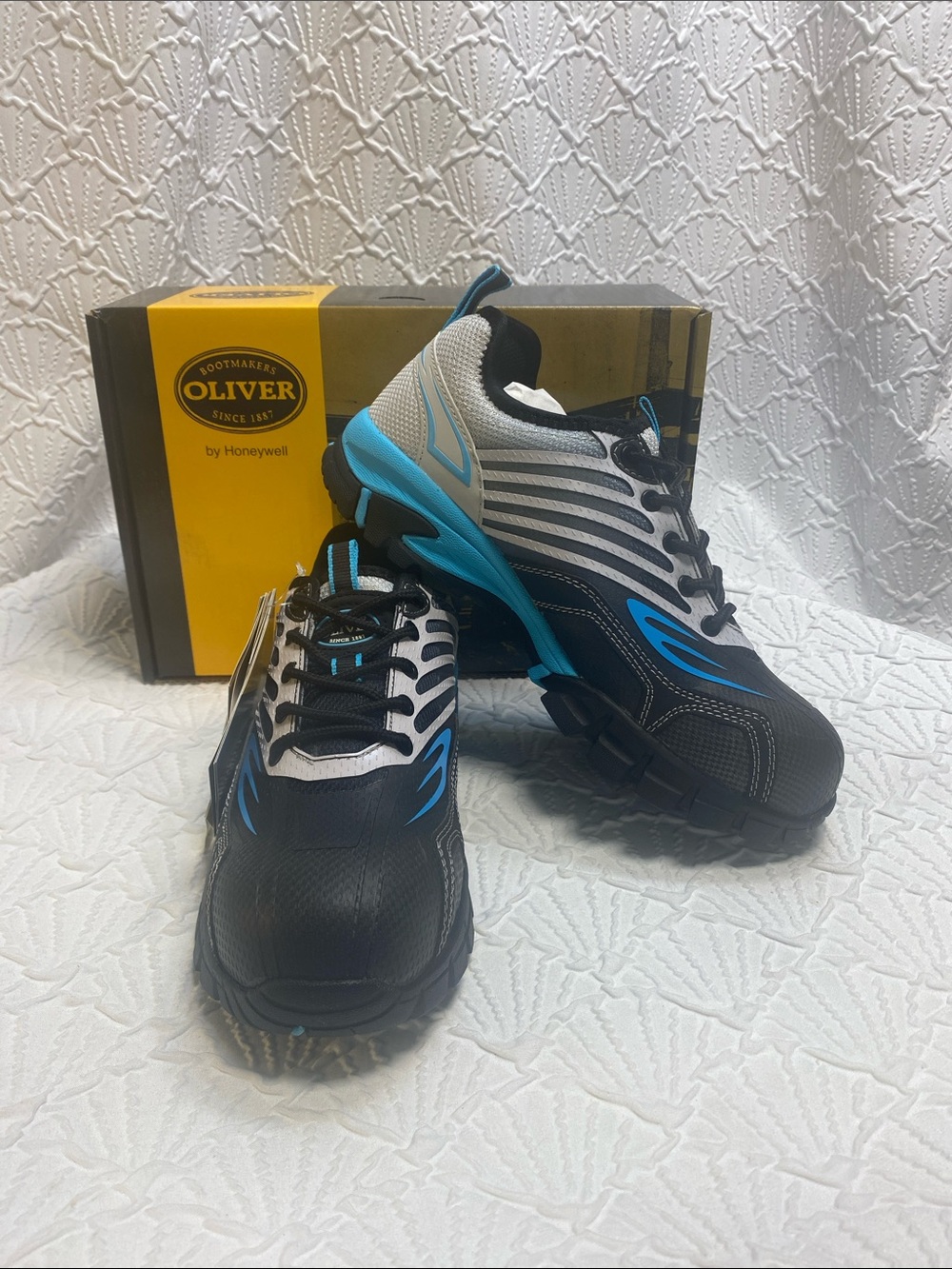 NWT size 6-7-7.5-8-9 Honeywell by Oliver steel toe PPE Women's Black & Blue